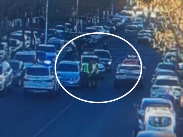 女子配合“假警察”转账时，真警察来了