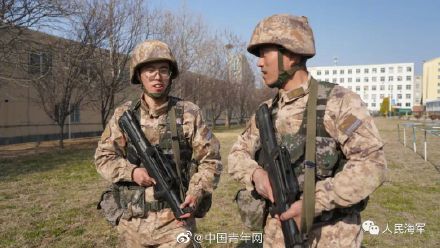 时隔23年！这张“父子合影”令人泪目
