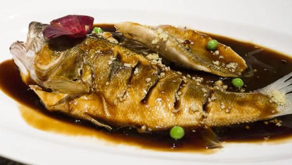 此地悬赏100万元，摆脱“美食荒漠”？误会了！但官方真组团去其他地方调研吃的了→