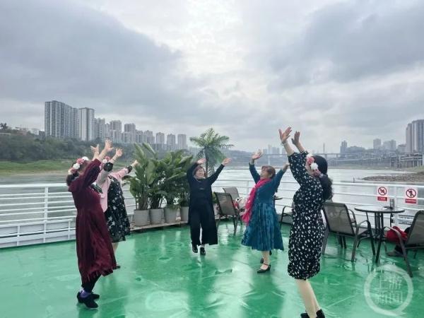沿途可以欣赏13座桥！洪崖洞-磁器口客运航线复航