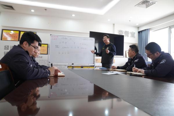 伪造履历入职骗底薪，53人落网！一共骗了五千余万