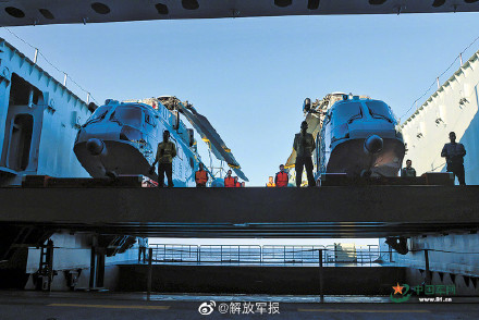 海军某登陆舰支队海南舰等舰艇组成编队开展实战化演练