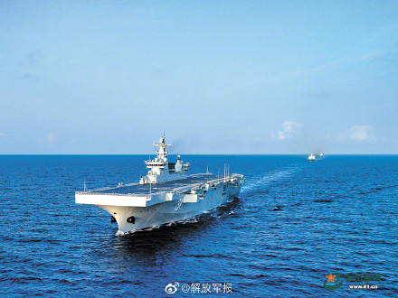 海军某登陆舰支队海南舰等舰艇组成编队开展实战化演练