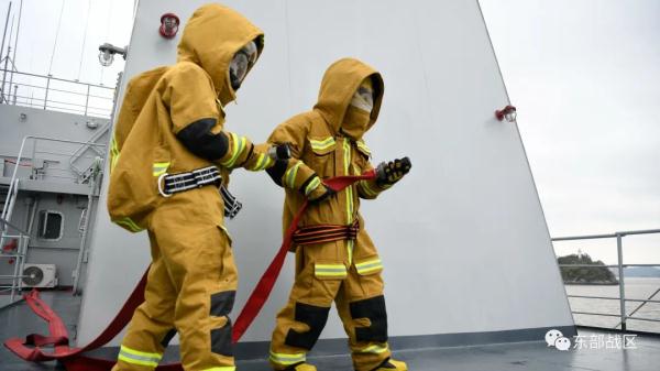 勤务船编队,出击! 勤务船编队,出击!