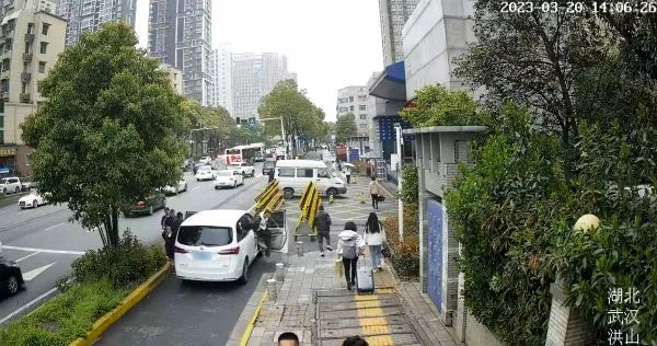 来钱太快“卡农”心慌自首,民警顺藤摸瓜端掉跑分洗钱团伙 来钱太快“卡农”心慌自首,民警顺藤摸瓜端掉跑分洗钱团伙