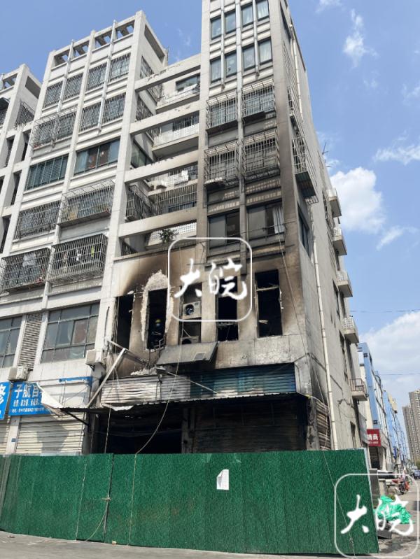 合肥一修车铺失火3人丧生，“他回去救孩子却再没出来”