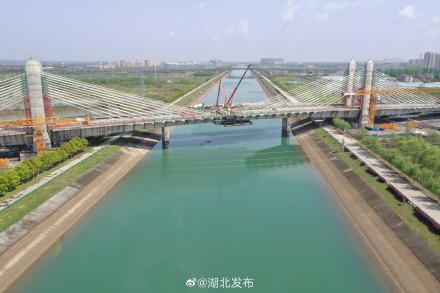 江汉运河特大桥合龙