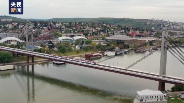 匈塞铁路诺苏段建设进入线上施工阶段 匈塞铁路诺苏段建设进入线上施工阶段