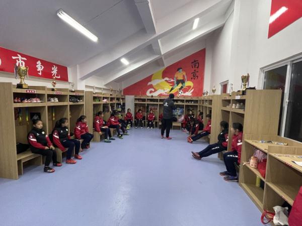 追光 | 这所小学,竟有“豪华”更衣室、“名人堂”和“历史时刻” 追光 | 这所小学,竟有“豪华”更衣室、“名人堂”和“历史时刻”