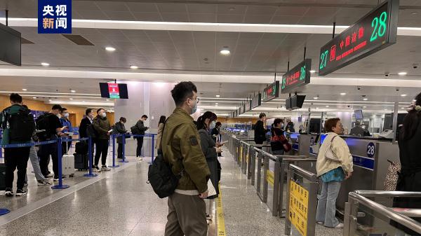 “乙类乙管”满3月 上海浦东机场超200万人次出入境 “乙类乙管”满3月 上海浦东机场超200万人次出入境