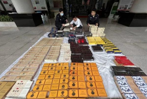 男子凿洞盗香烟,警方迅速破案 男子凿洞盗香烟,警方迅速破案