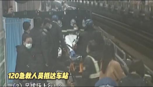 他们跪地12分钟,“抢”回了一条命... 他们跪地12分钟,“抢”回了一条命...