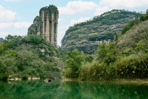 吃烧烤、看大熊猫、玩转大湾区……这些专列，你爱了吗→