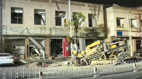 孕妻在厨房时煤气爆炸！丈夫闻声飞奔回家