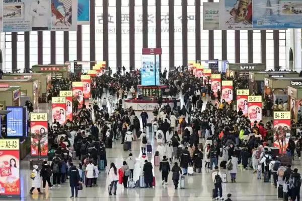 开行旅客列车244对 | 10日起哈铁实行新列车运行图