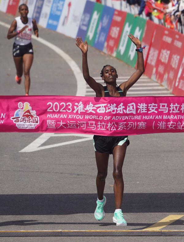 2023淮安马拉松举行