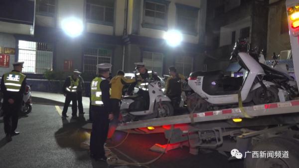 又现“父愁者联盟”！“鬼火少年”飙车炫技，河池警方一锅端