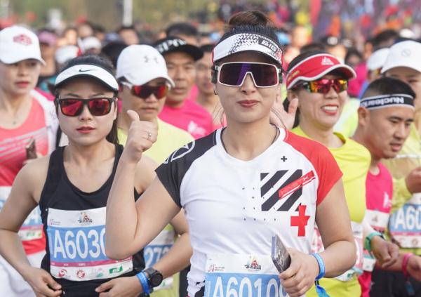 2023淮安马拉松举行