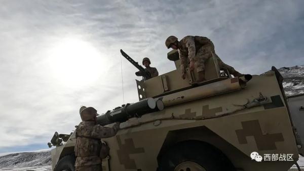 海拔5200米,车载反坦克导弹发射! 海拔5200米,车载反坦克导弹发射!