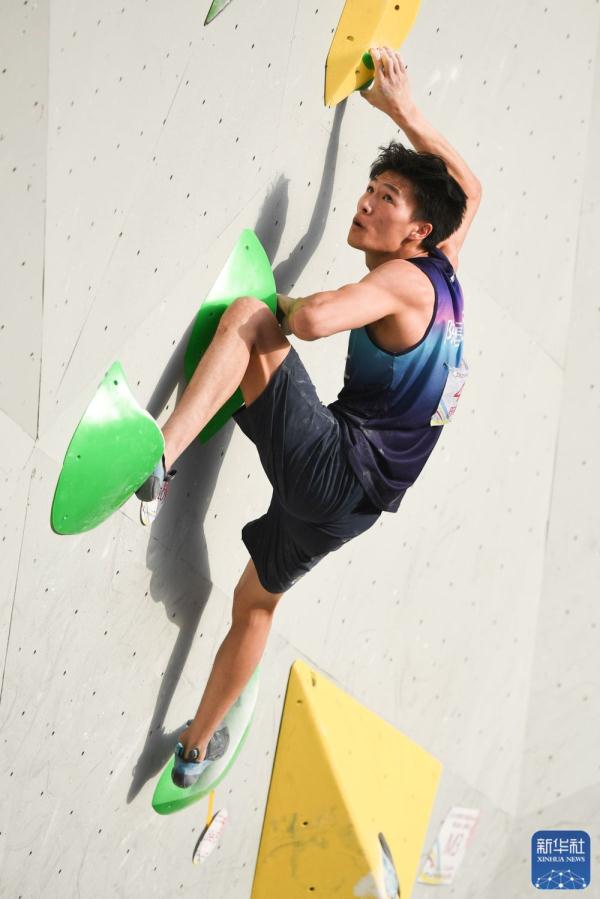 中国攀岩联赛揭幕战:广东选手胡隽喆获得男子两项全能冠军 中国攀岩联赛揭幕战:广东选手胡隽喆获得男子两项全能冠军