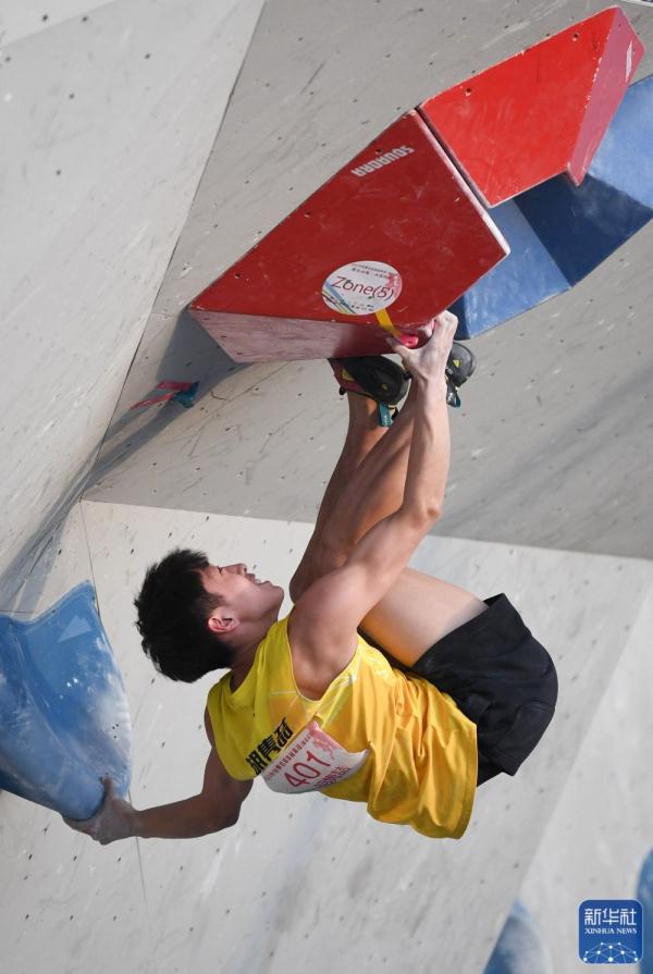 中国攀岩联赛揭幕战:广东选手胡隽喆获得男子两项全能冠军 中国攀岩联赛揭幕战:广东选手胡隽喆获得男子两项全能冠军