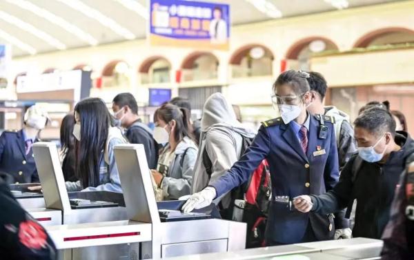 开行旅客列车244对 | 10日起哈铁实行新列车运行图