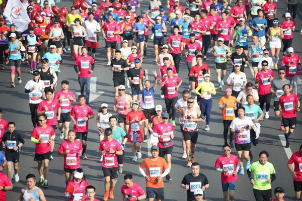 2023淮安马拉松举行