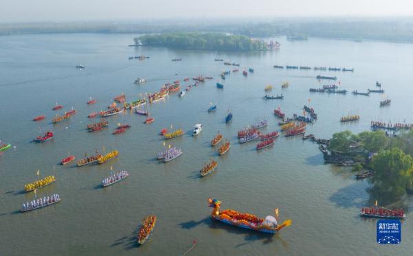 江苏泰州：溱潼会船 百舸争流