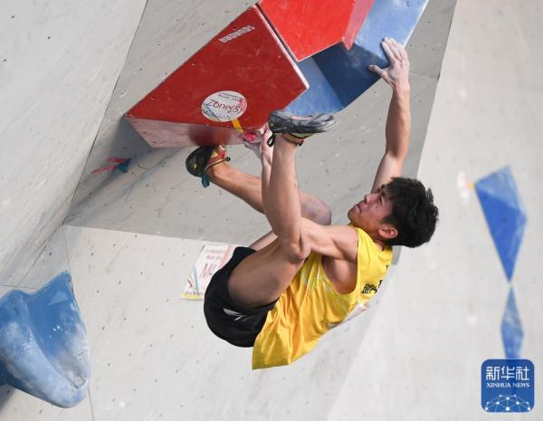 中国攀岩联赛揭幕战:广东选手胡隽喆获得男子两项全能冠军 中国攀岩联赛揭幕战:广东选手胡隽喆获得男子两项全能冠军