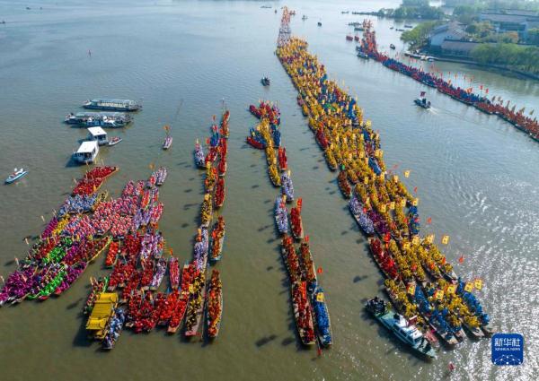 江苏泰州：溱潼会船 百舸争流