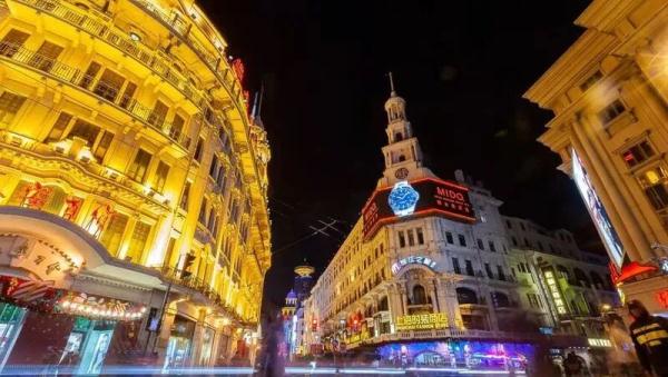 “美特斯邦威”热搜第一，巴黎春天否认闭店！上海老品牌怎样应对新形势？