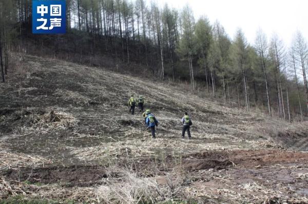 高山密林间，他们这样“找长城”→