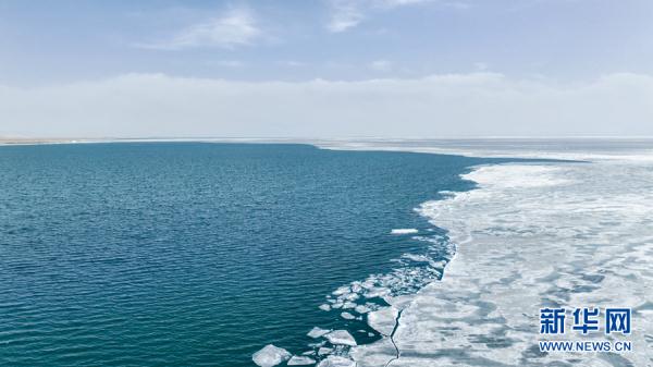 青海湖破冰开湖