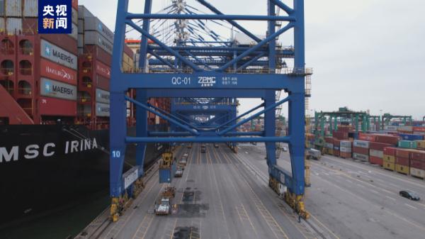 全球最大集装箱船“地中海伊琳娜”号首航广州南沙港 全球最大集装箱船“地中海伊琳娜”号首航广州南沙港