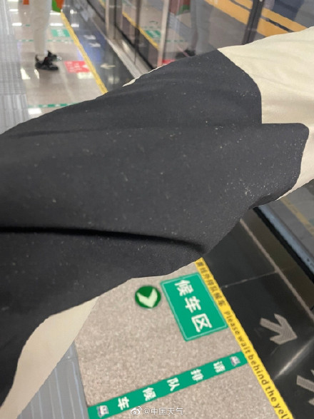 当心"泥雨"!东北沙尘12日减弱