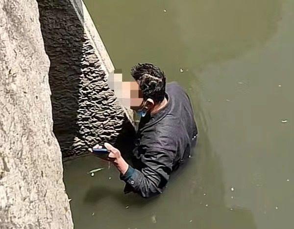 上海知名景区突发!石桥断裂,游客落水;最新回应 上海知名景区突发!石桥断裂,游客落水;最新回应