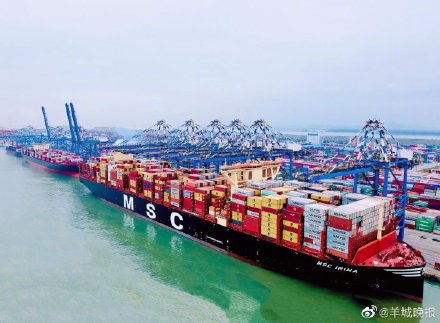 再刷新记录！全球最大集装箱船舶靠泊广州南沙港