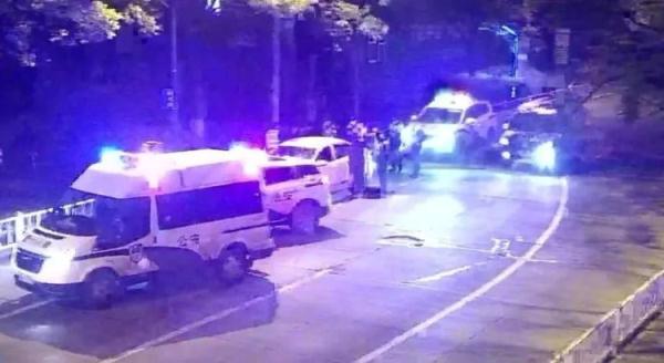 姑娘报警称“小偷正在撬门！” 警方三分钟抓获嫌疑人