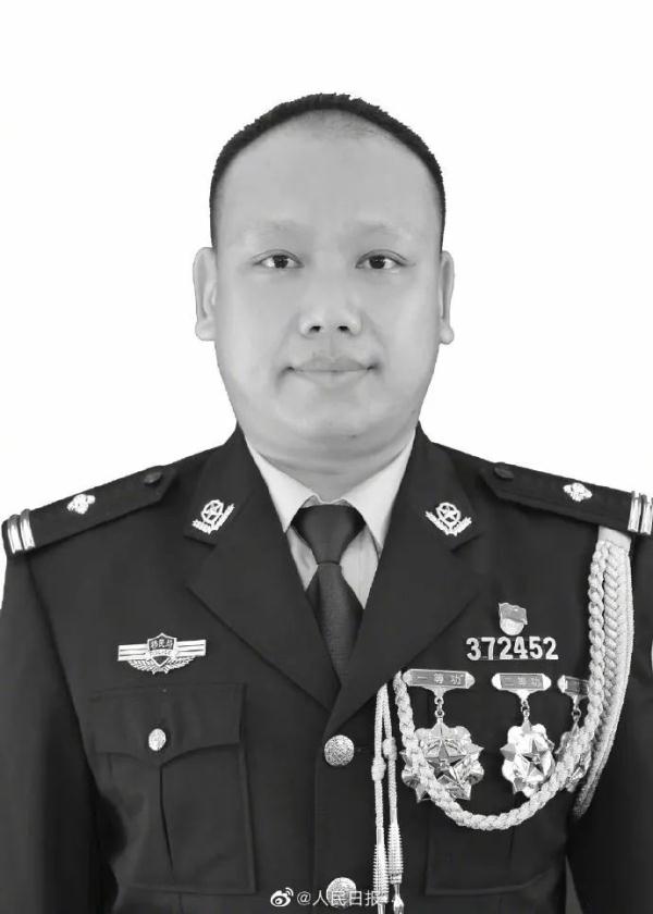 汪晓龙烈士,一路走好! 汪晓龙烈士,一路走好!