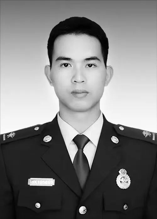 汪晓龙烈士,一路走好! 汪晓龙烈士,一路走好!