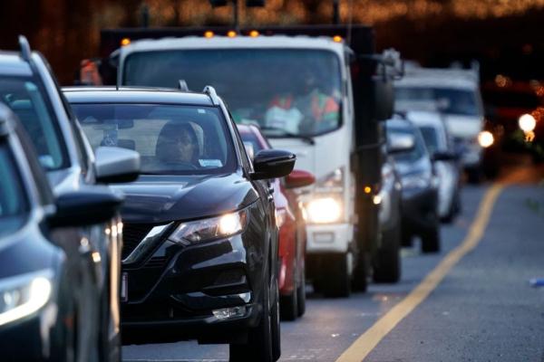 四成美国车主愿“油转电”