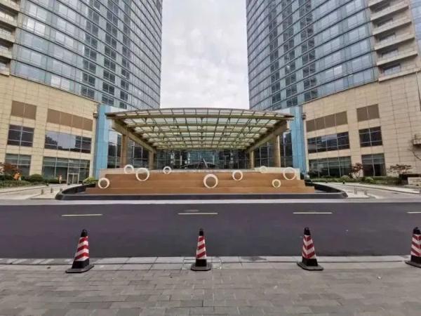 上海外滩这个独特的景观要没了？这家老牌五星级酒店发布“暂别”公告：明年夏天全新回归！市民：承载无数回忆