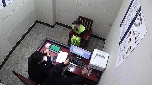 她被抓了！竟然是在杭州一婚宴上...一张海报就被锁定