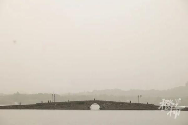 取消，暂停！杭州多所学校发出通知！浙江一地空气质量指数一度全国最差