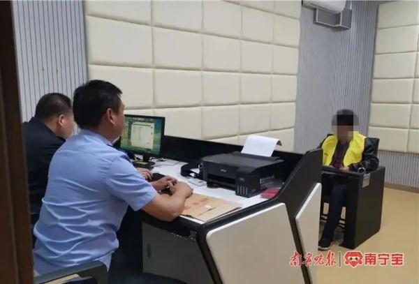 男子禁渔期非法电鱼上百公斤，遇查后弃船丢鱼逃跑