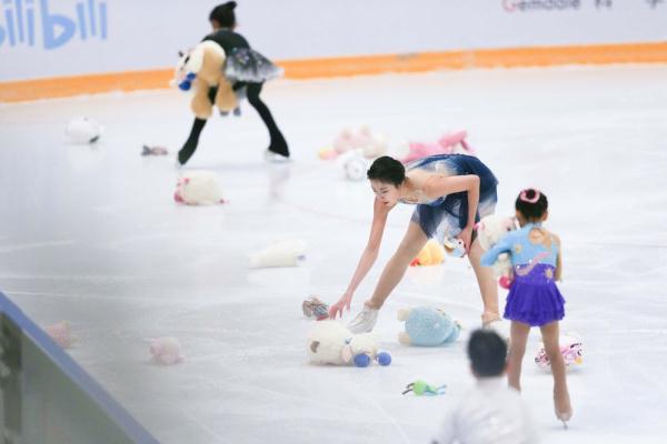 全国花滑冠军赛首日北京队三“小花”领跑女单短节目