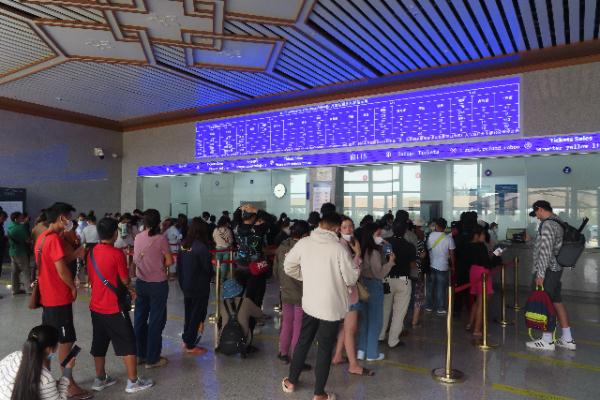 坐火车去东南亚!中老铁路“一票难求”,未来还能直达泰国 坐火车去东南亚!中老铁路“一票难求”,未来还能直达泰国