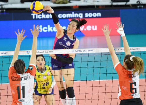 意大利斯坎迪奇队首获女排欧联杯冠军 朱婷两回合共得43分