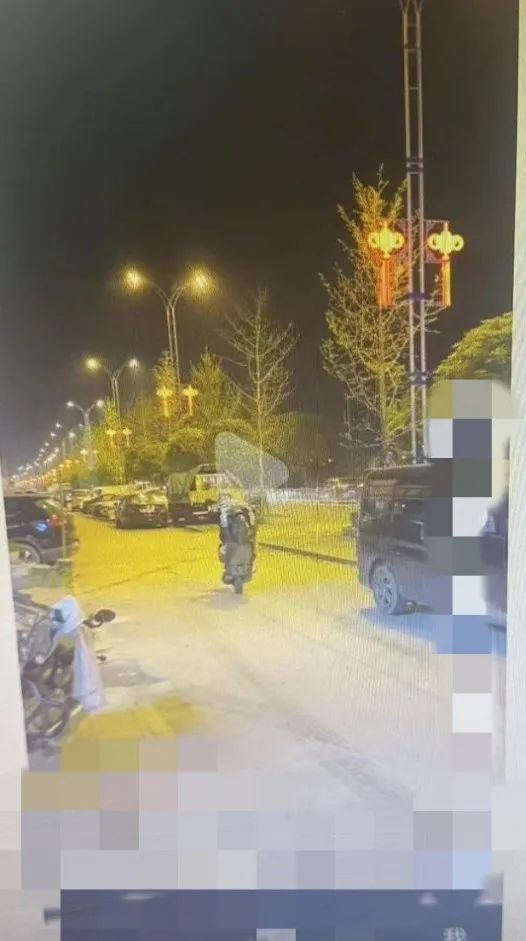 摩托车店主高调炫技?交警:你成功引起了我的注意 摩托车店主高调炫技?交警:你成功引起了我的注意