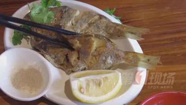 3厘米鱼骨卡喉！男子“土办法”处理险送命...